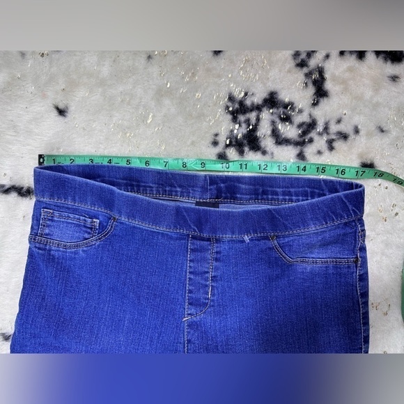 Faded Glory Women’s Medium Wash Elastic Waist Skinny Jeans Size 14 - Picture 2 of 8